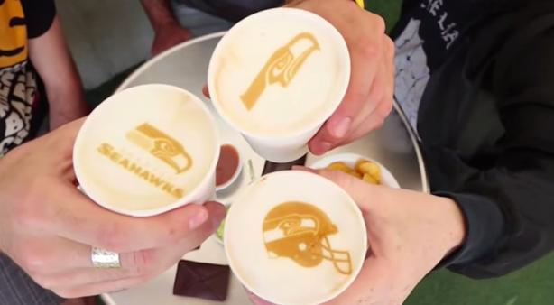 Cette Machine Dessine Quoi Que Ce Soit Dans La Mousse De Votre Cafe Lapressedefrance Fr Presse De France